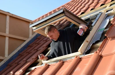 Pose de fenêtres de toit Velux à Razines